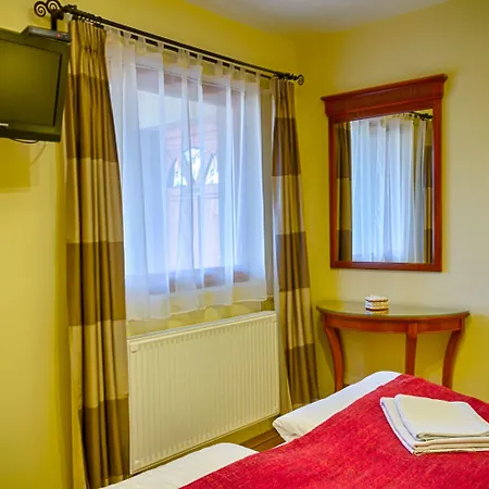 Erdei Hotel Opusztaszer